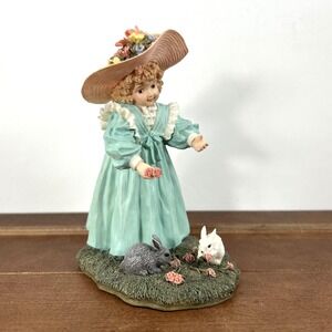 Maud Humphrey Bogart A Basket Full‎ of Blessings 910147 Figurine, 1992 Hamilton